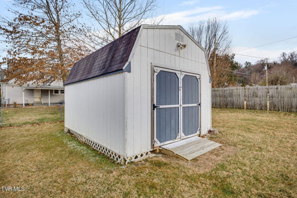 Photo #25: 212 Ferguson Avenue