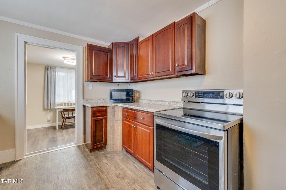 Photo #10: 212 Ferguson Avenue