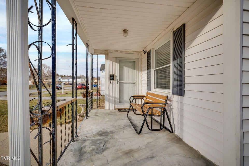 Photo #5: 212 Ferguson Avenue