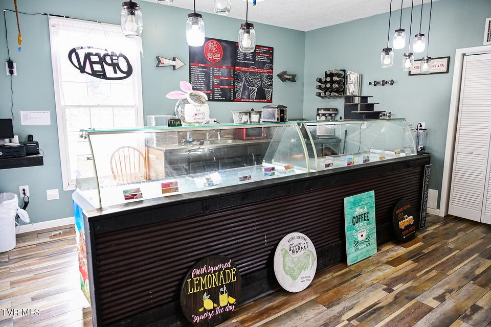 Photo #32: 409 Fritz Street Street