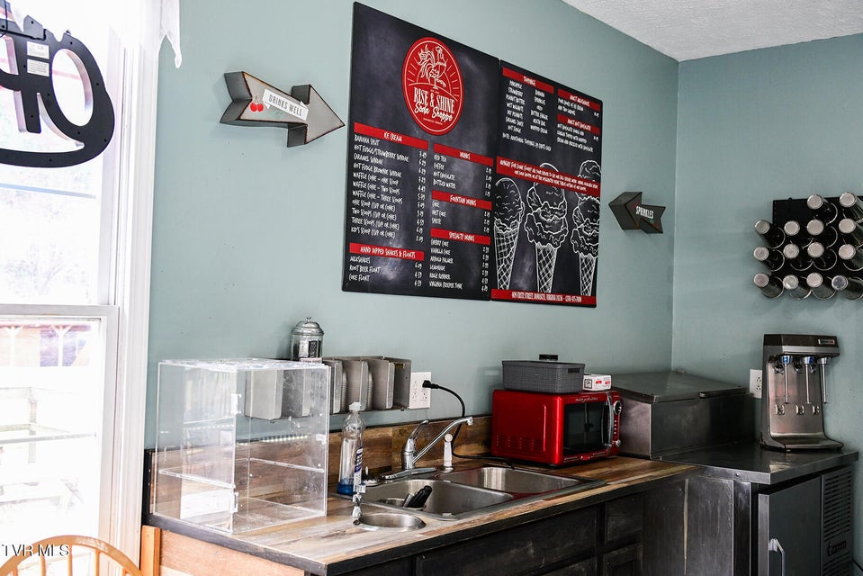 Photo #34: 409 Fritz Street Street