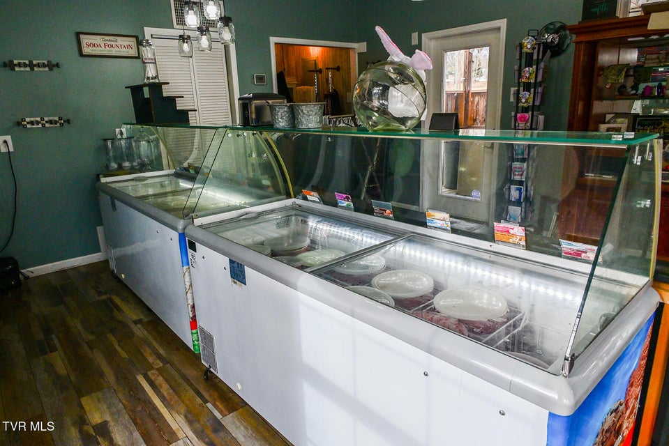 Photo #35: 409 Fritz Street Street