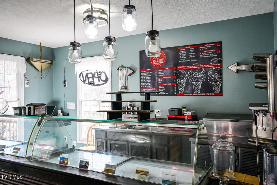 Photo #37: 409 Fritz Street Street