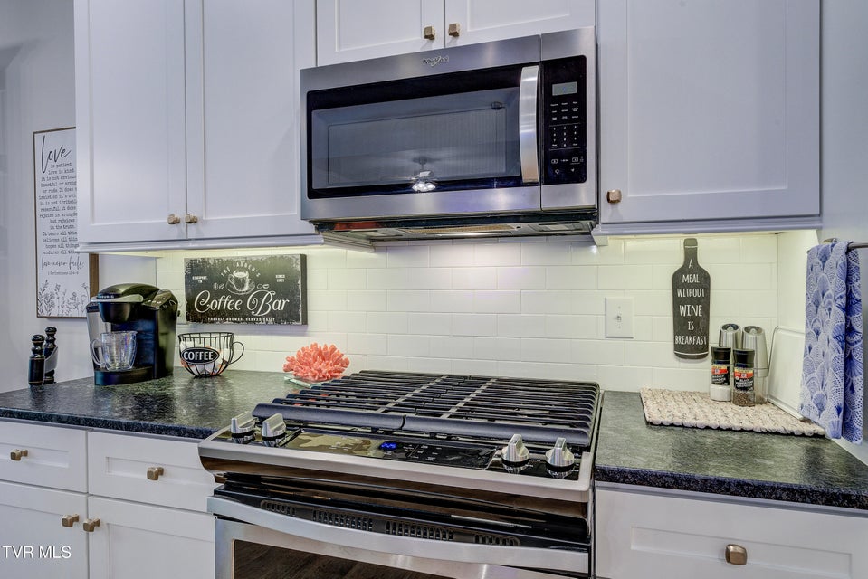 Photo #16: 365 English Ivy Trail