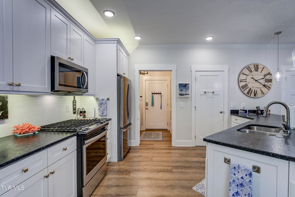 Photo #21: 365 English Ivy Trail