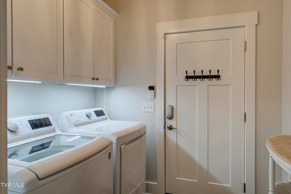 Photo #38: 365 English Ivy Trail