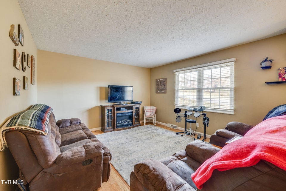 Photo #9: 432 Poplar Street