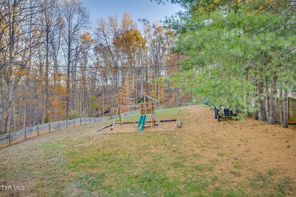 Photo #4: 432 Poplar Street