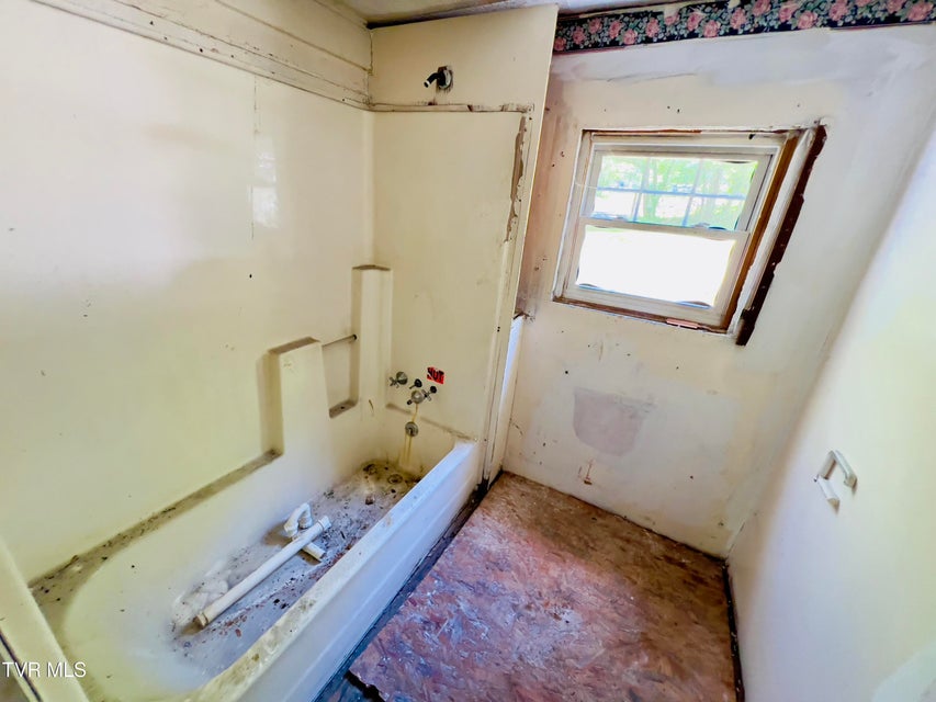 Photo #17: 125 Fiddler Road