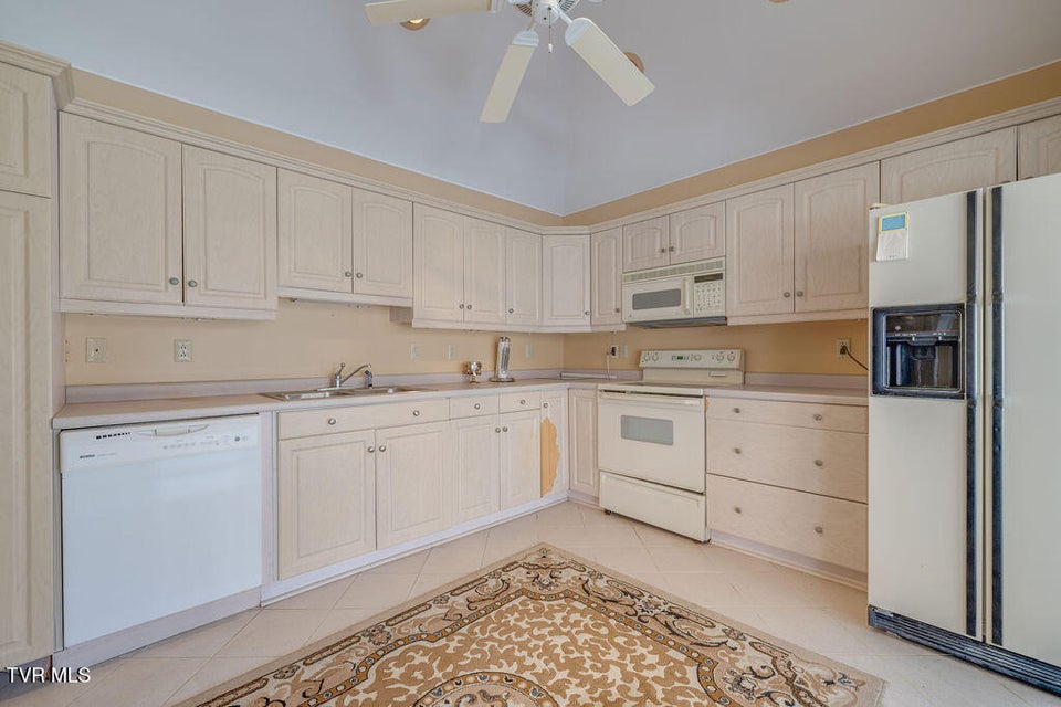 Photo #67: 517 Douglas Drive