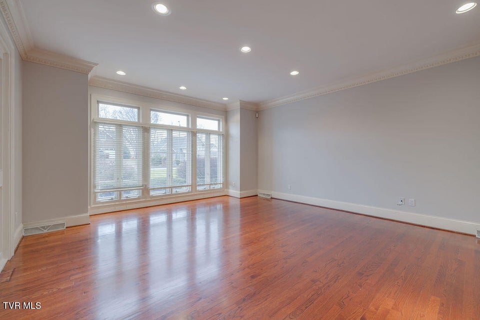 Photo #15: 517 Douglas Drive