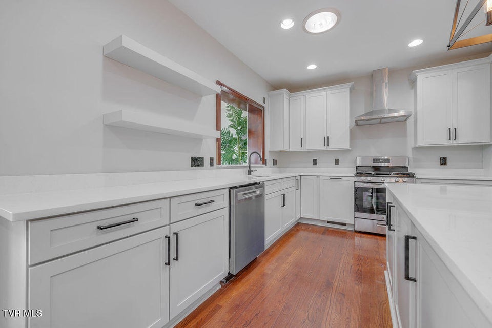 Photo #26: 517 Douglas Drive