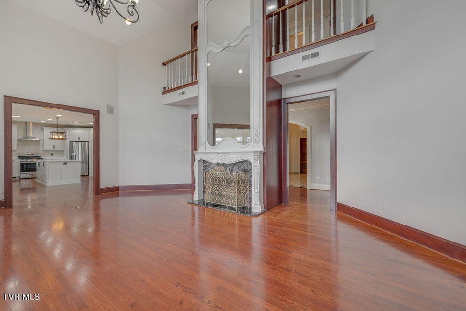 Photo #31: 517 Douglas Drive