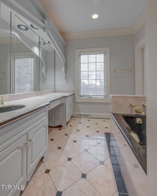 Photo #37: 517 Douglas Drive