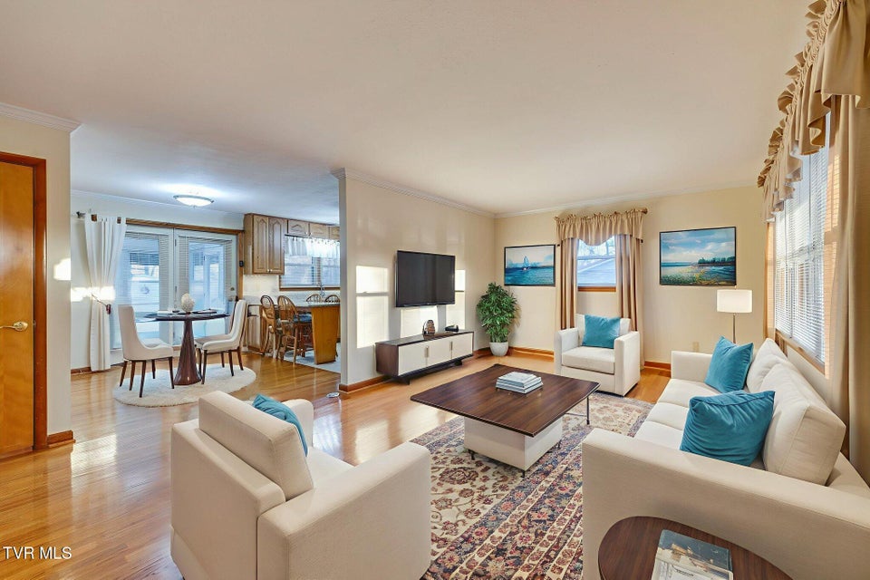 Photo #6: 2513 Larkspur Drive