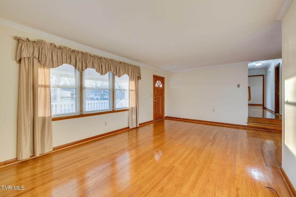 Photo #10: 2513 Larkspur Drive