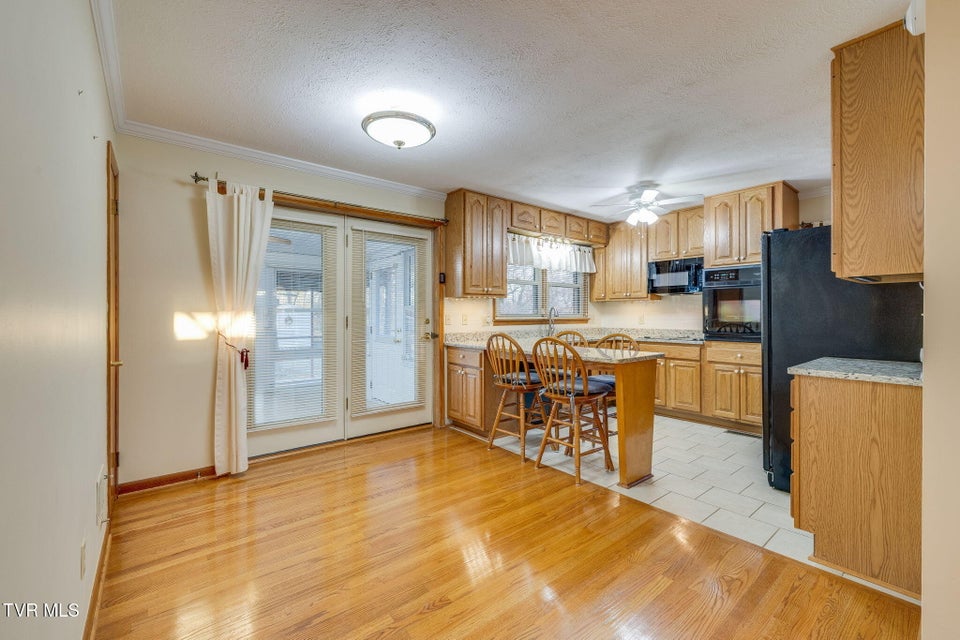 Photo #11: 2513 Larkspur Drive