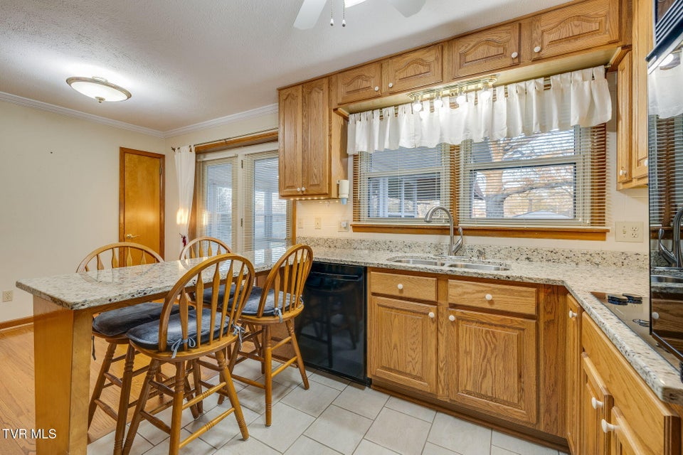 Photo #13: 2513 Larkspur Drive