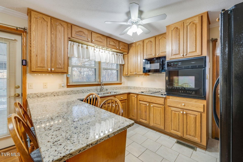 Photo #12: 2513 Larkspur Drive