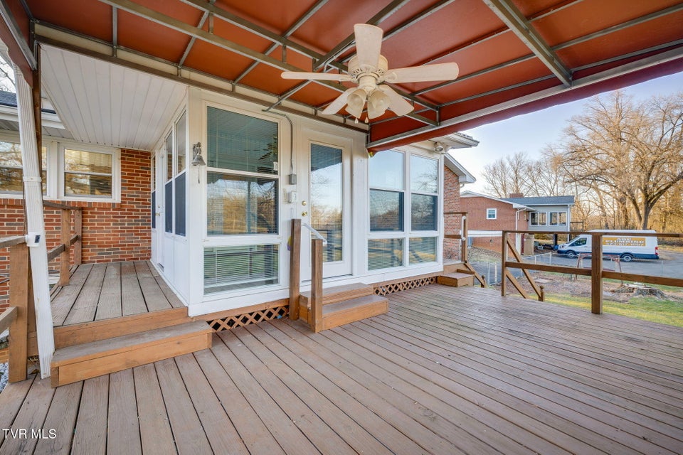 Photo #37: 2513 Larkspur Drive