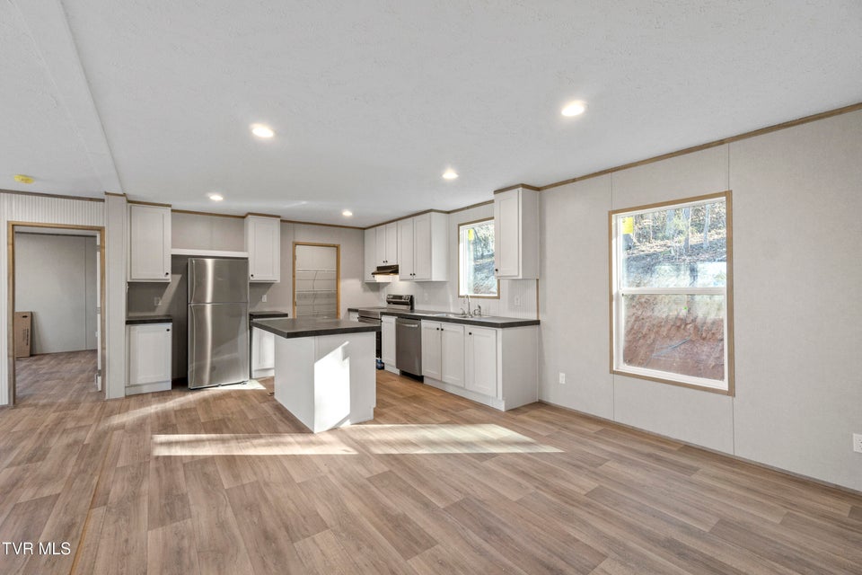 Photo #7: 1512 Red Bud Dr 