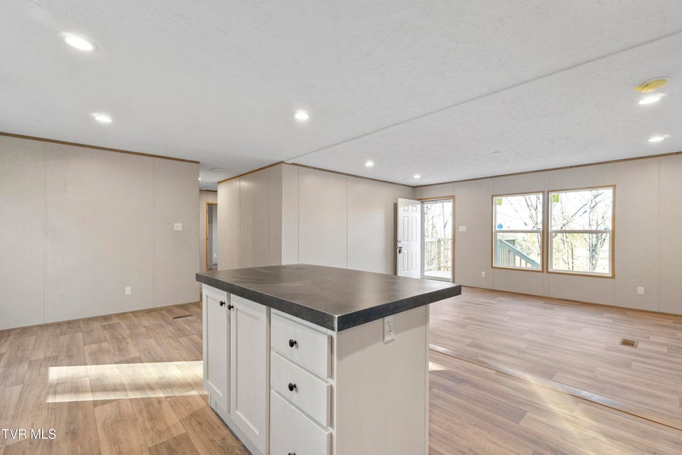 Photo #10: 1512 Red Bud Dr 