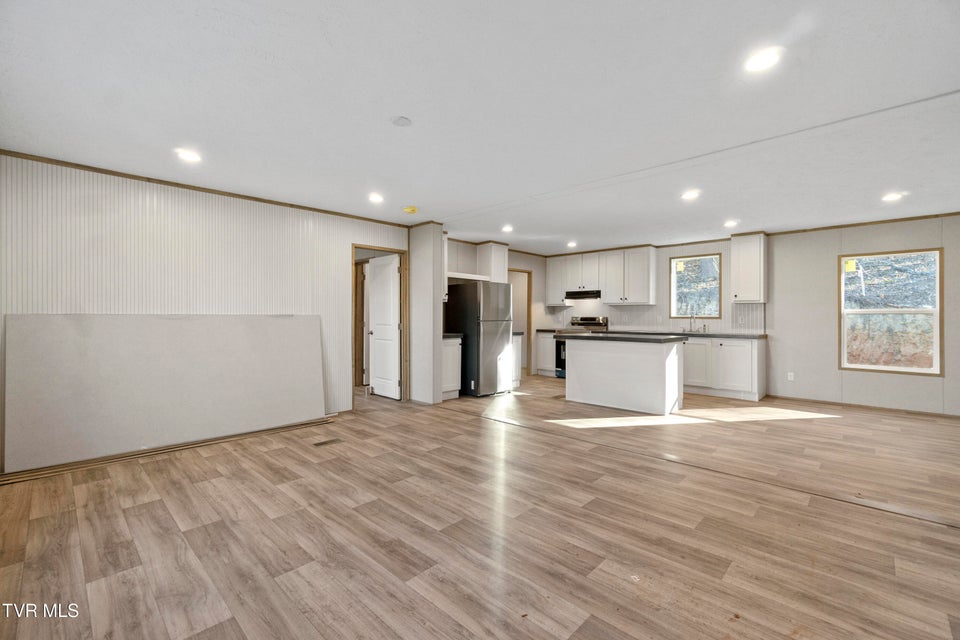 Photo #11: 1512 Red Bud Dr 