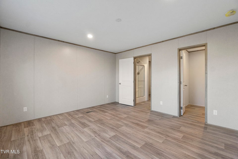 Photo #16: 1512 Red Bud Dr 