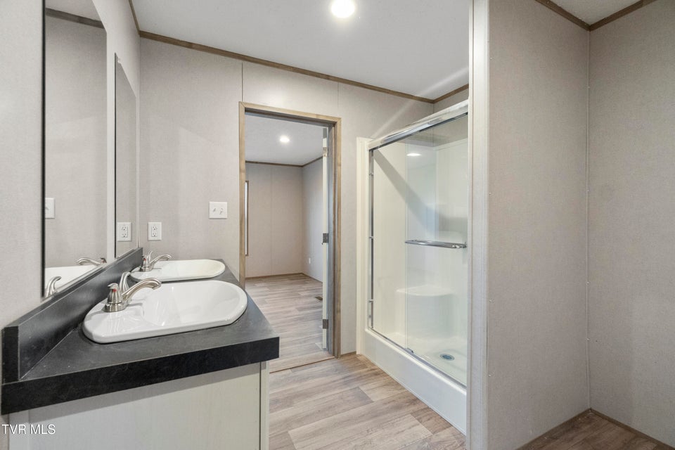 Photo #19: 1512 Red Bud Dr 