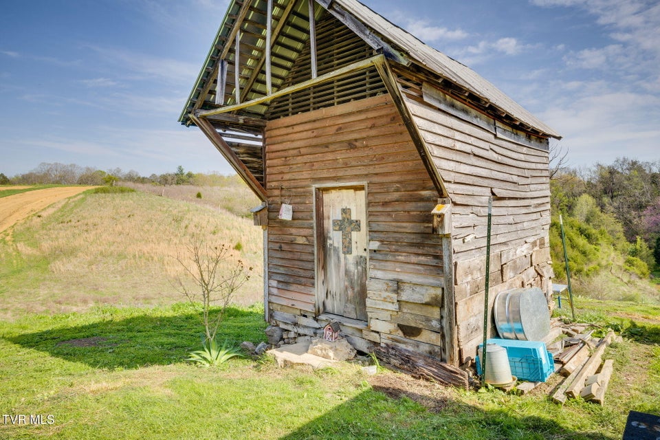 Photo #35: 3765 Mohawk Road