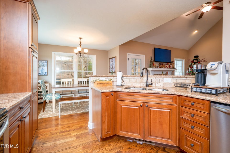 Photo #10: 4272 Anchor Point