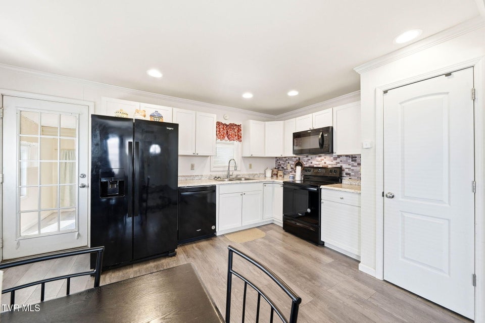 Photo #7: 1608 Broad Street