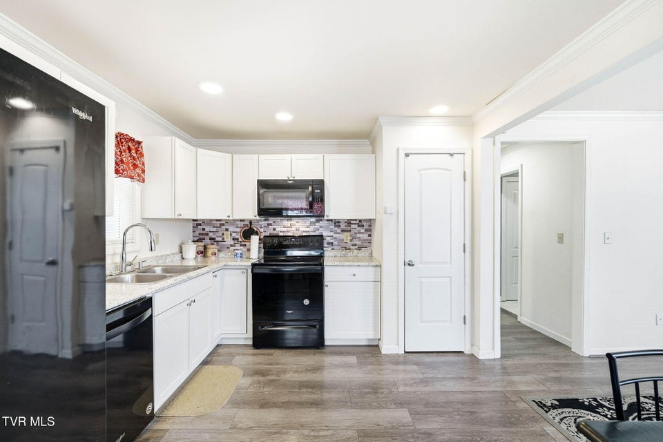 Photo #8: 1608 Broad Street