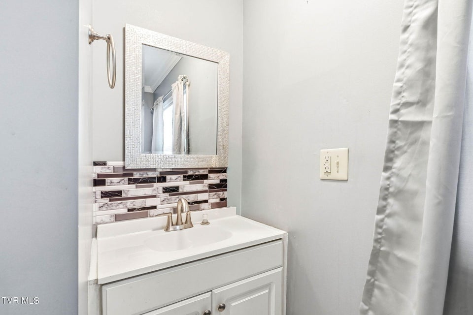 Photo #9: 1608 Broad Street