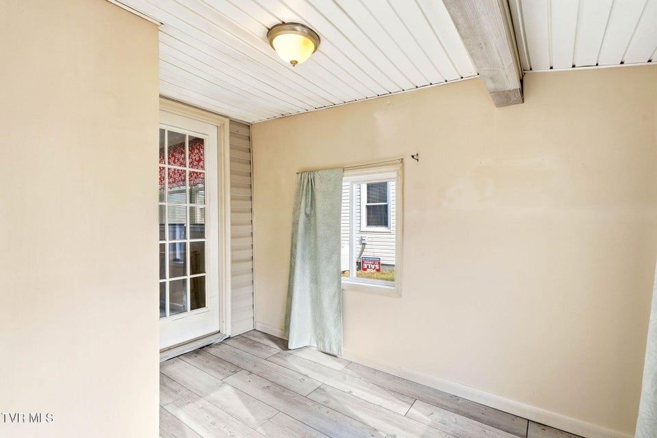 Photo #17: 1608 Broad Street