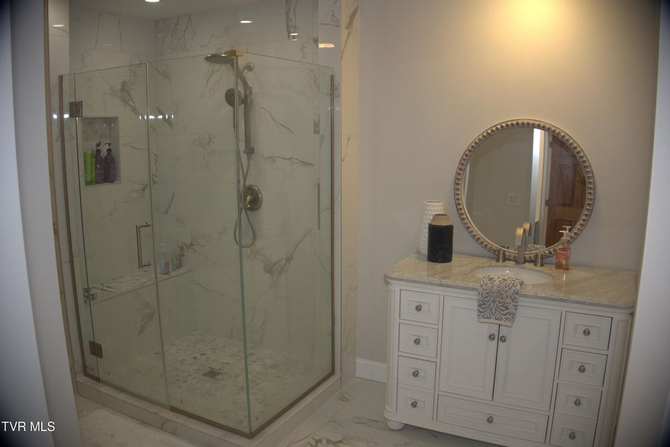 Photo #23: 98 Periwinkle Place