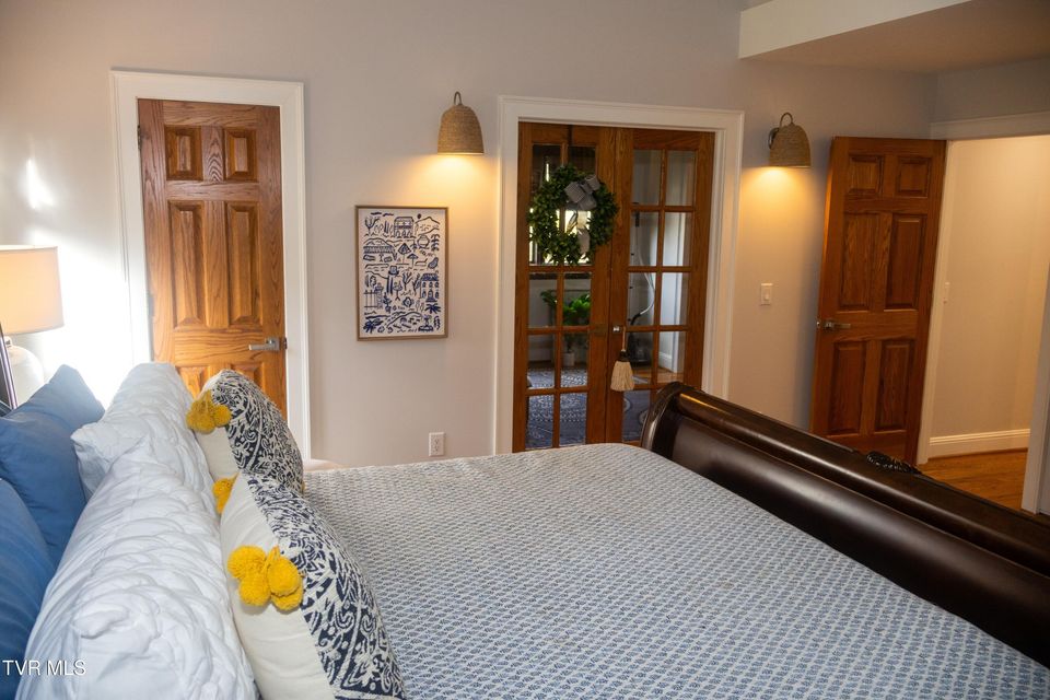 Photo #18: 98 Periwinkle Place