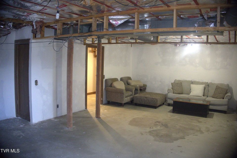 Photo #32: 98 Periwinkle Place