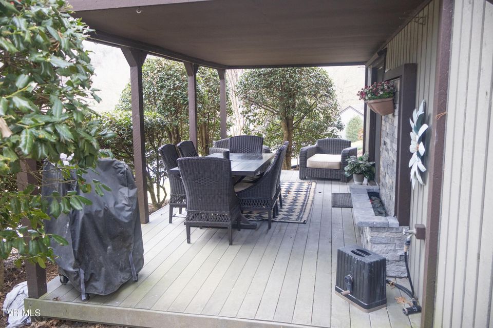 Photo #33: 98 Periwinkle Place