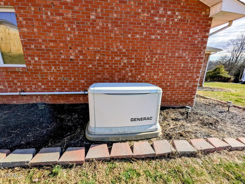 Photo #6: 205 Live Oak Drive