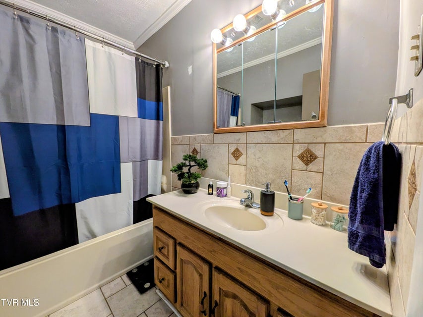 Photo #16: 205 Live Oak Drive