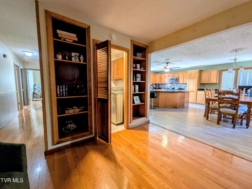 Photo #31: 205 Live Oak Drive