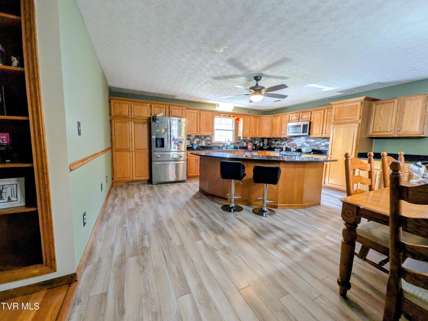 Photo #34: 205 Live Oak Drive