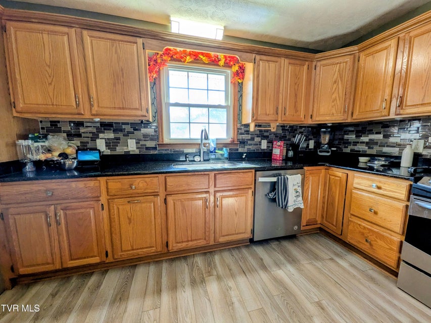 Photo #37: 205 Live Oak Drive