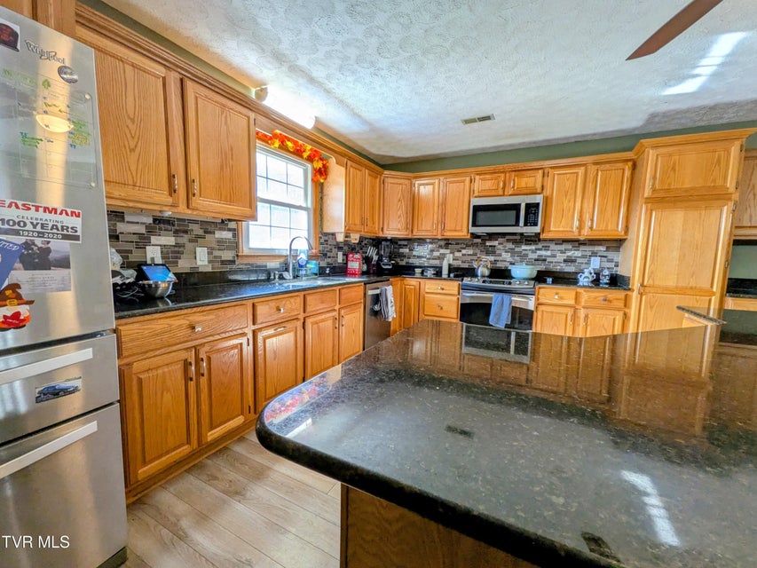 Photo #38: 205 Live Oak Drive