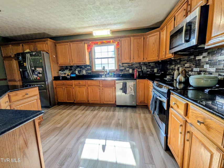 Photo #41: 205 Live Oak Drive