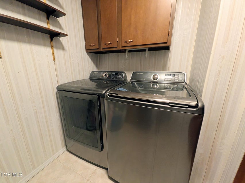 Photo #32: 205 Live Oak Drive