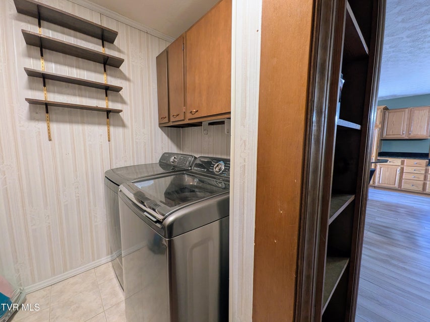 Photo #33: 205 Live Oak Drive