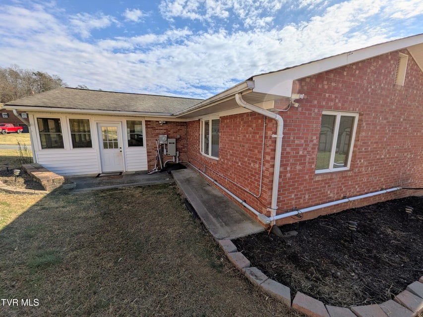 Photo #90: 205 Live Oak Drive