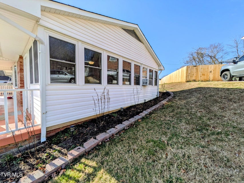 Photo #93: 205 Live Oak Drive